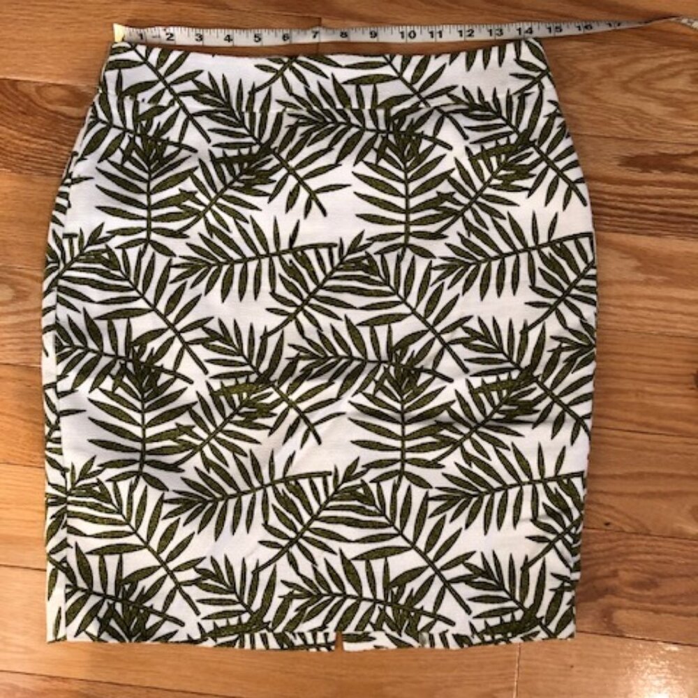 Brand New Ann Taylor Factory Pencil Skirt, size 4P